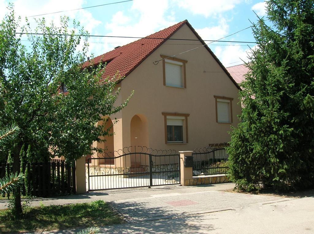 Margareta Apartman Apartment Sárvár Exterior foto